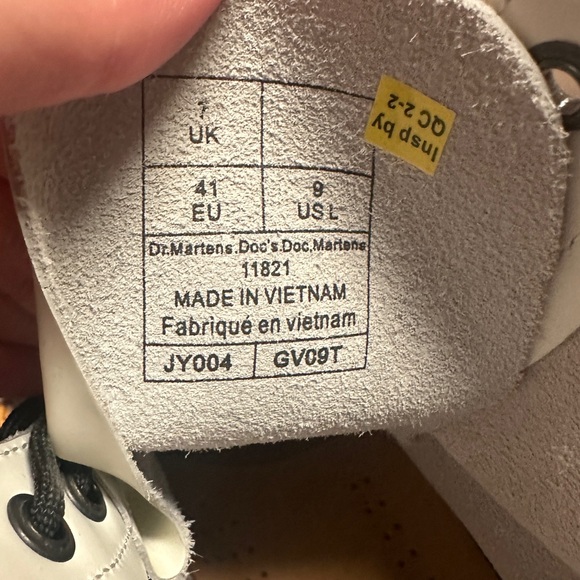 Women's DR.MARTENS White 1460 Smooth Leather Lace Up Boots Size 9 - Picture 10 of 13